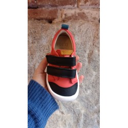 Deportivo piel Negro /rojo/celesbes