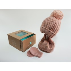 Gorro, manoplas y cuello rosa primeros meses